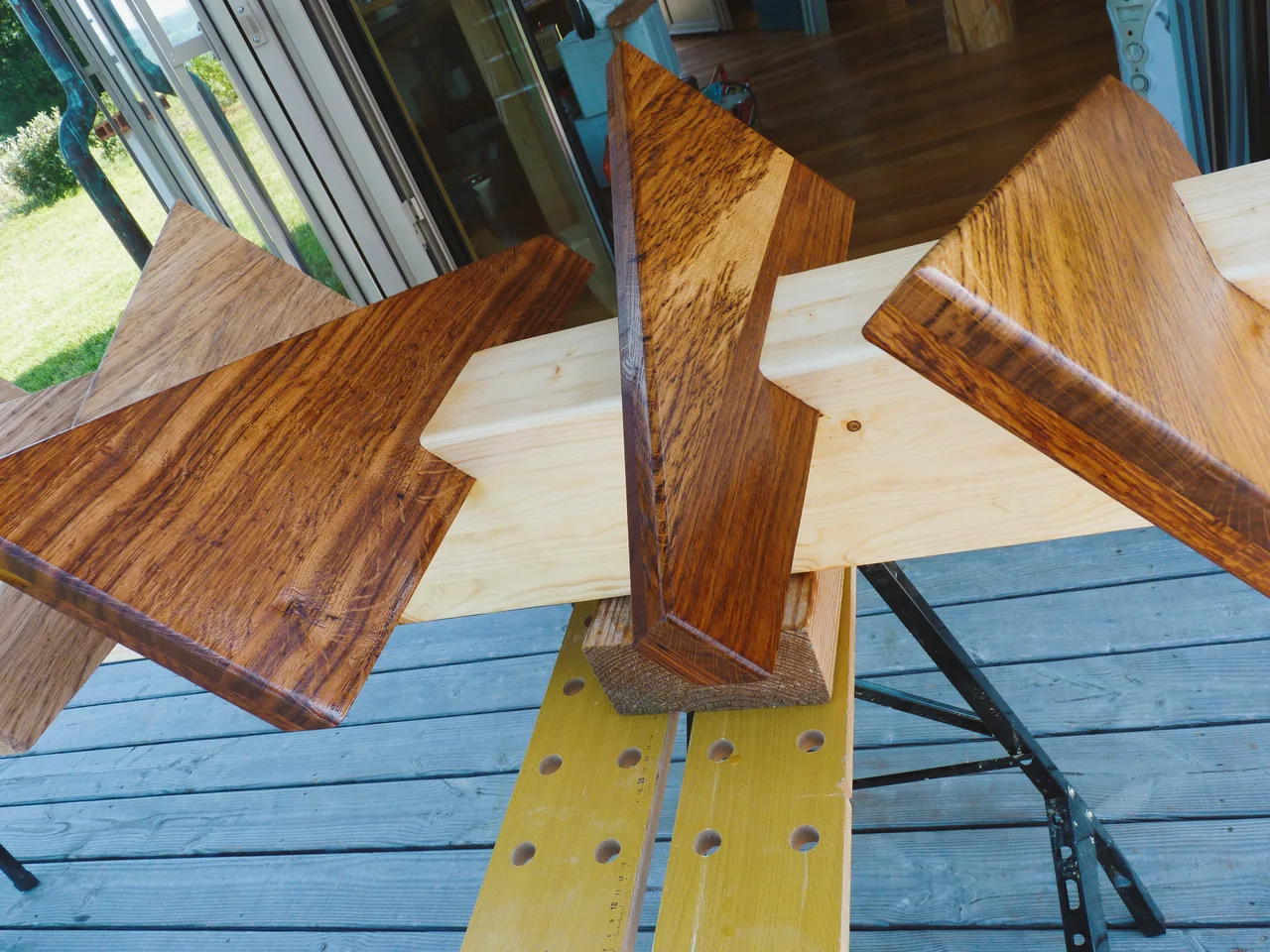 Hard-oil finish on the oak