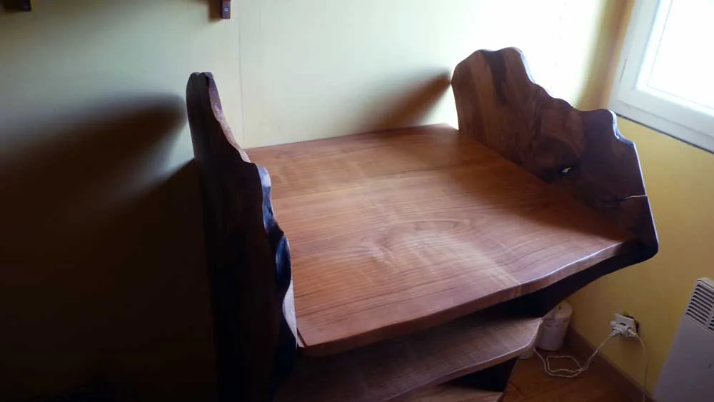 Overall view of the burr walnut changing table