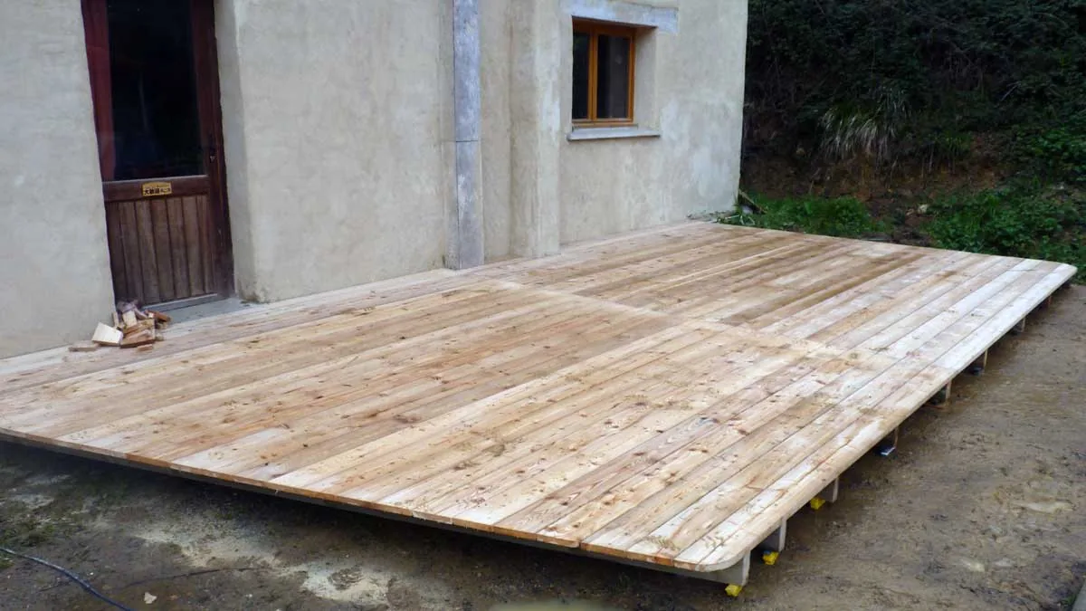 Timber deck built by Agencement Klein